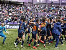 世俱杯分组-瓦伦西亚客场获胜，重返前四