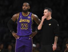 世俱杯决赛-湖人大胜勇士，保罗表现突出