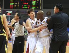 世俱杯分组-强队与劲旅交手，一场胜负难分的对决