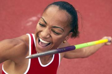 世俱杯2025-极速与节奏，当F1引擎轰鸣遇上CBA的单节风暴