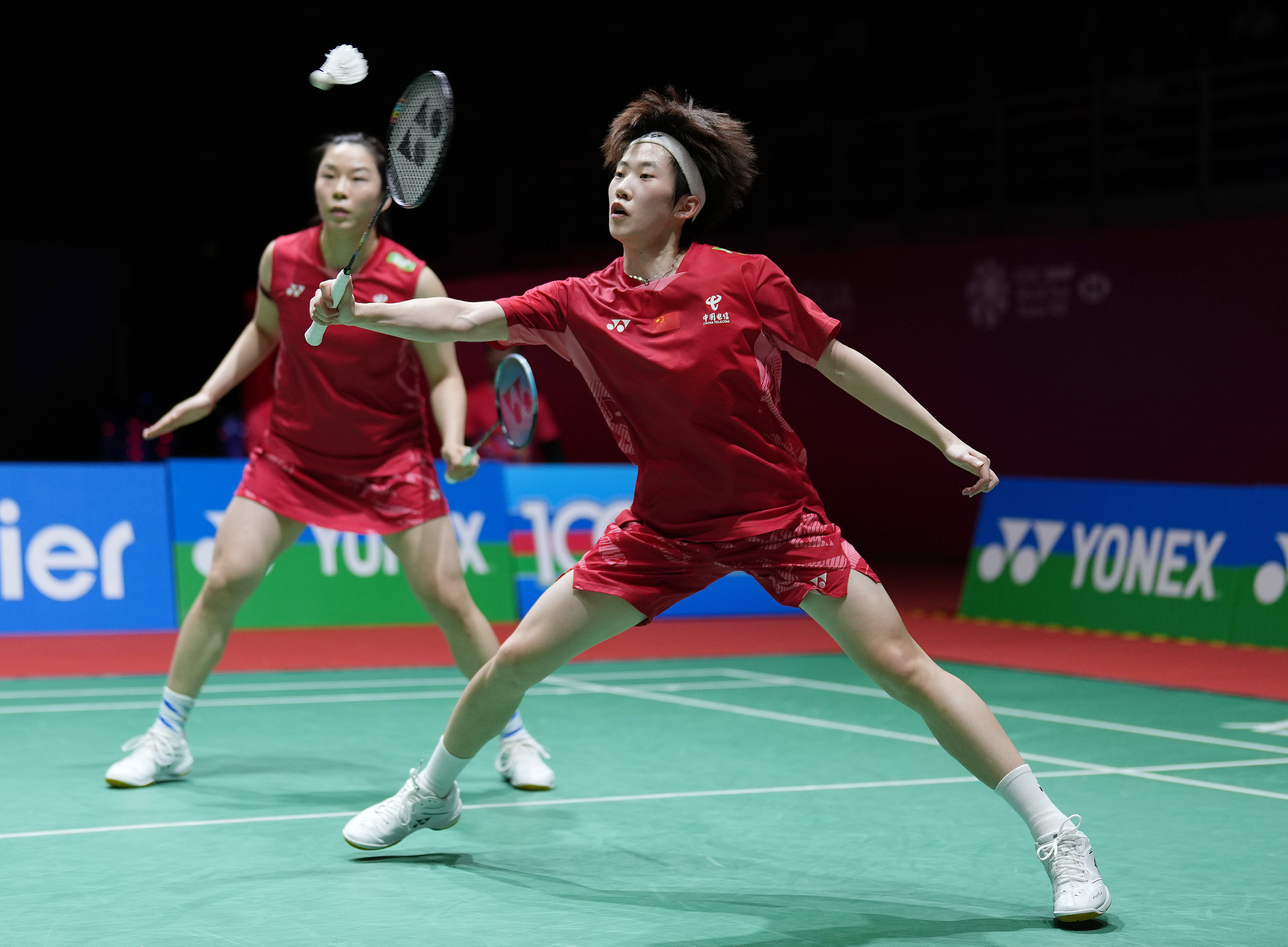 世俱杯-马来西亚羽毛球队险胜英格兰羽毛球队,马琳关键制胜的简单介绍