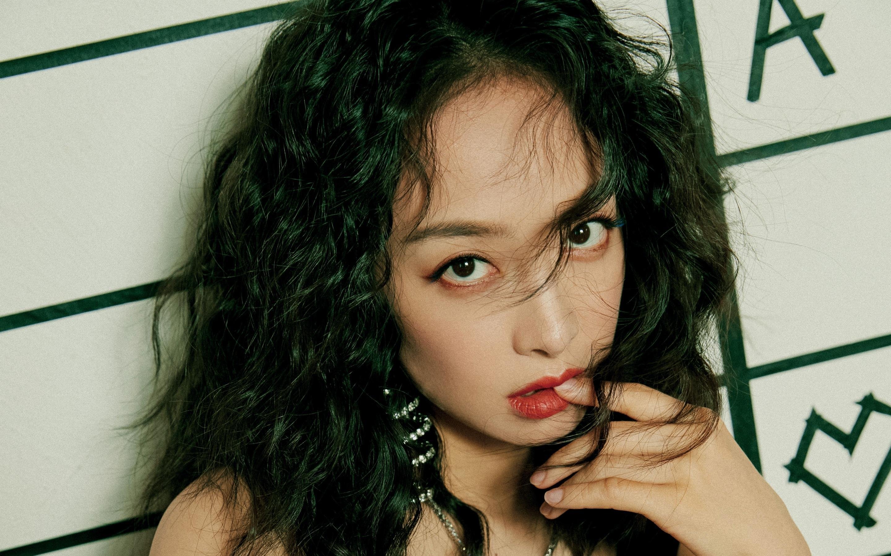 世俱杯赛程-冰冷杀手中藏热望!末节狂飙19分,德罗赞用复古技艺主宰未来