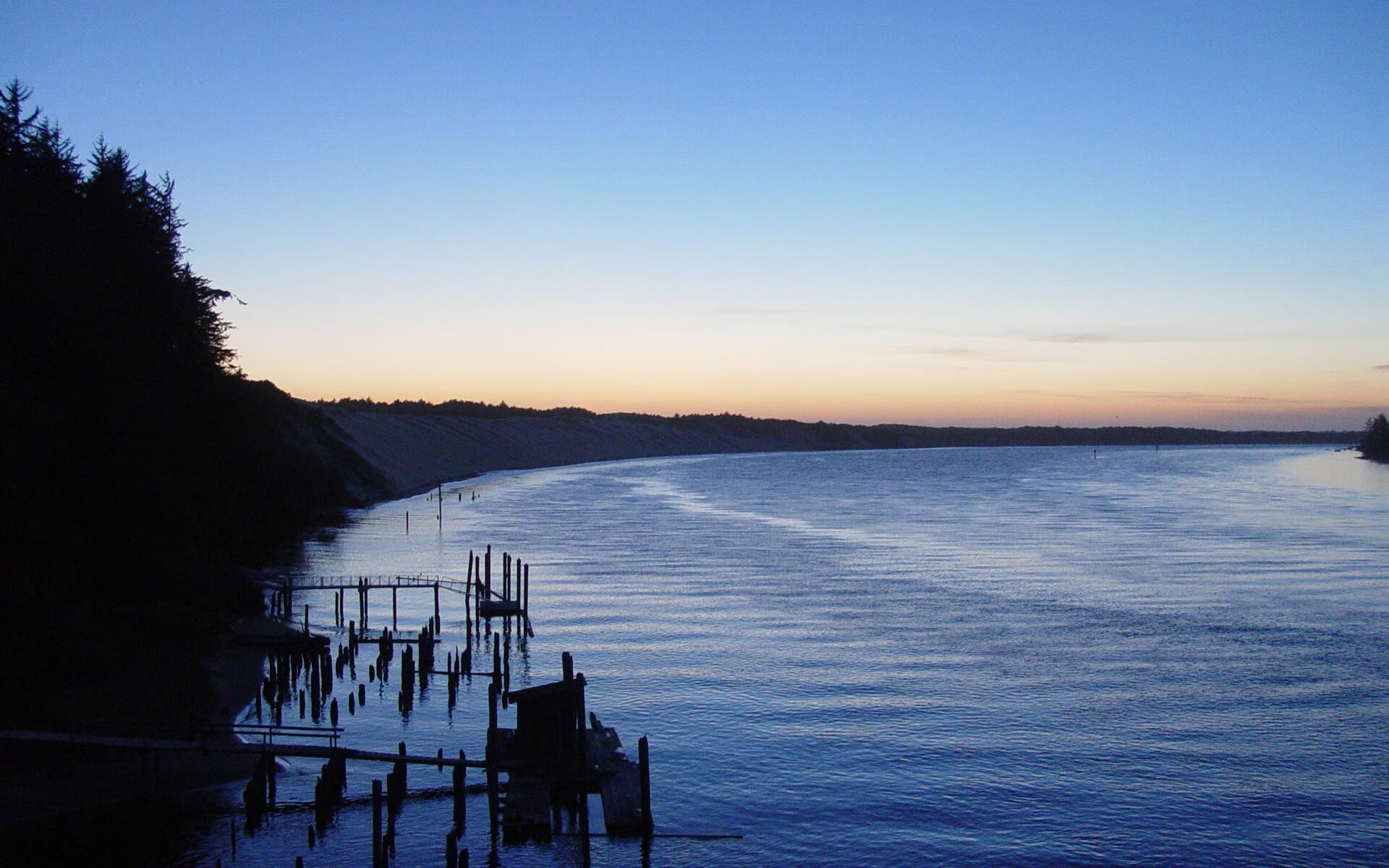 世俱杯参赛资格-统治力的双重奏,雄鹿铁蹄踏破汽车城,格林圣火照亮世界排名战场